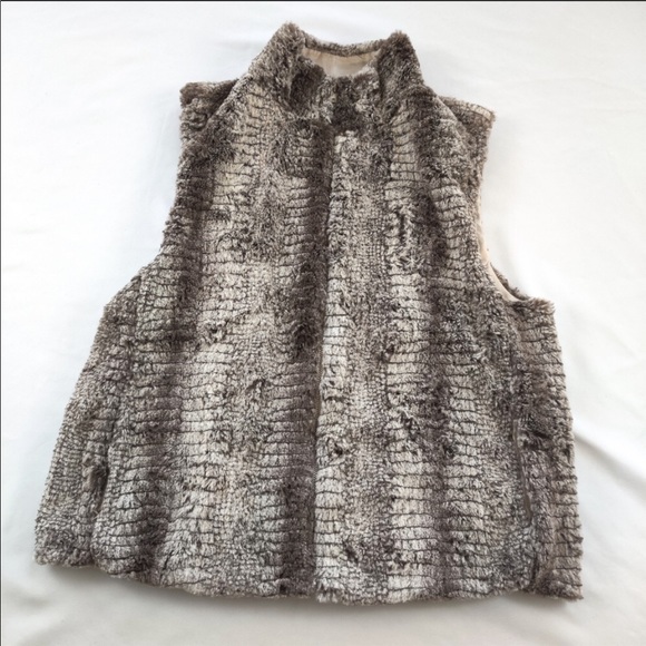 Saks Fifth Avenue 5/48 Faux Fur Vest - Picture 2 of 5